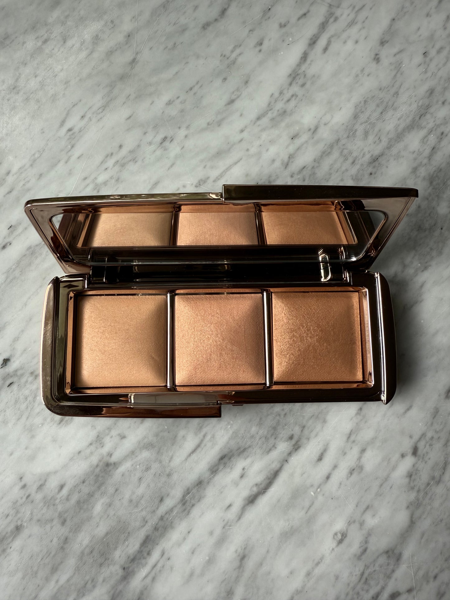 HOURGLASS Ambient Lighting Palette - Volume II