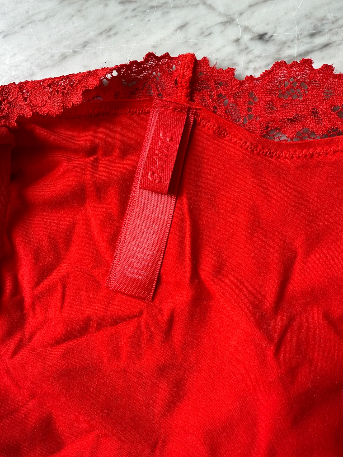 SKIMS Fits Everybody Lace Cami Bodysuit - LARGE