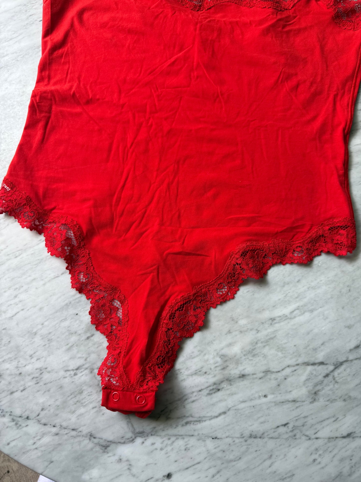 SKIMS Fits Everybody Lace Cami Bodysuit - LARGE