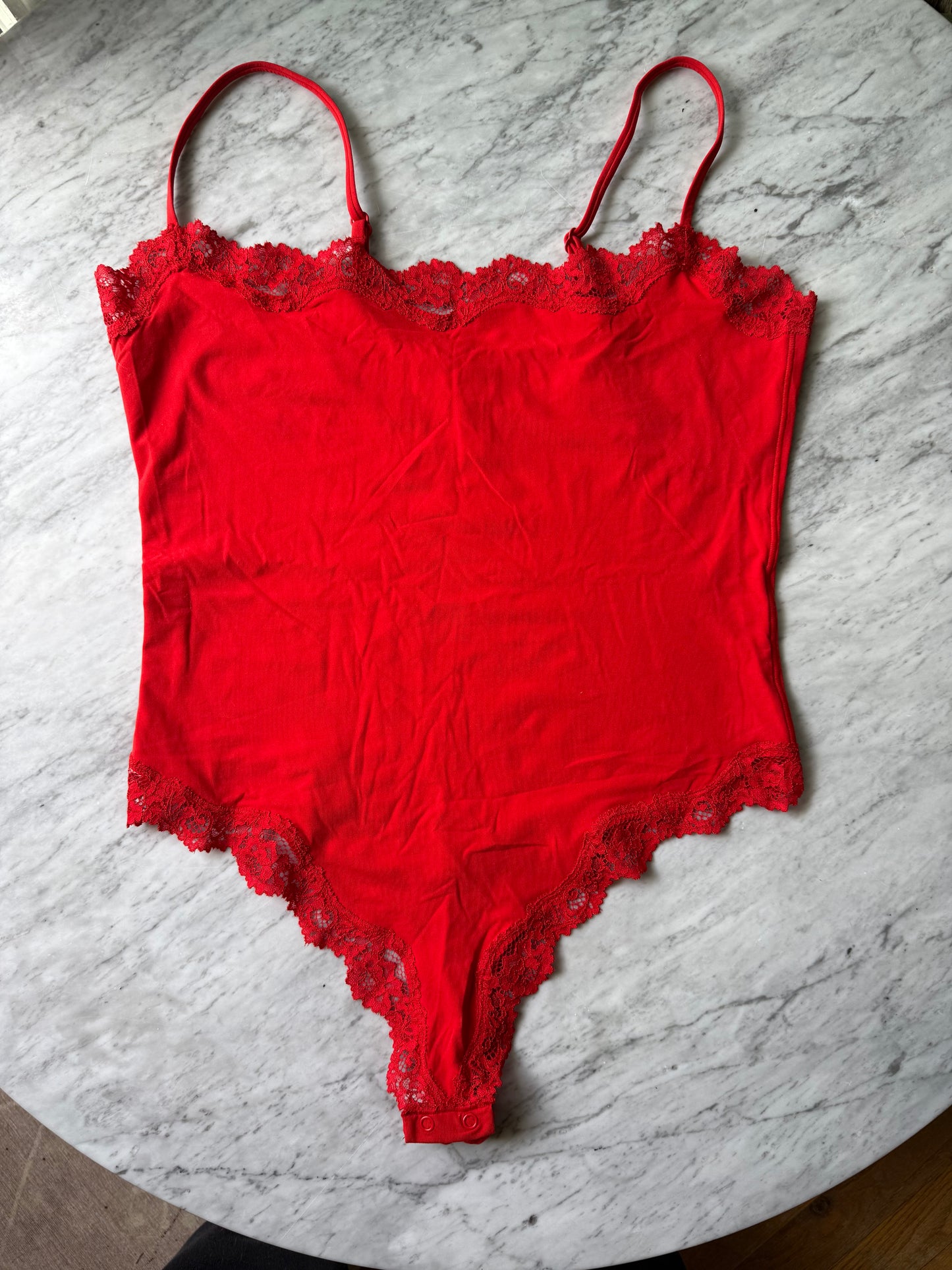 SKIMS Fits Everybody Lace Cami Bodysuit - LARGE