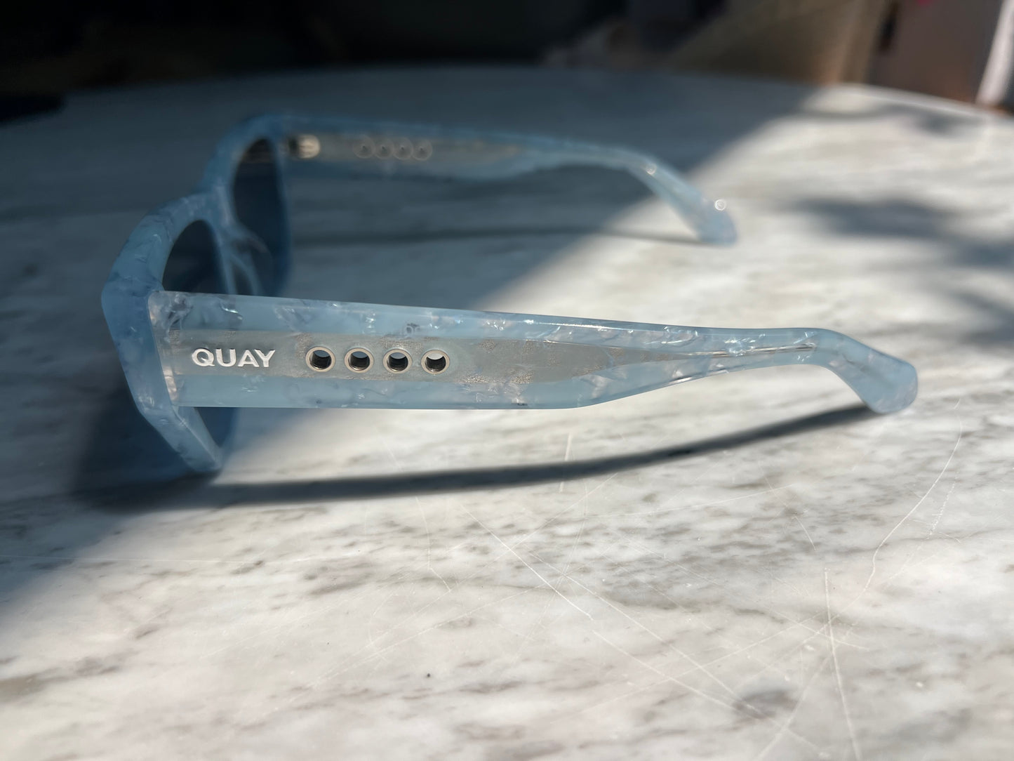 QUAY No Apologies Sunglasses in Arctic Blue