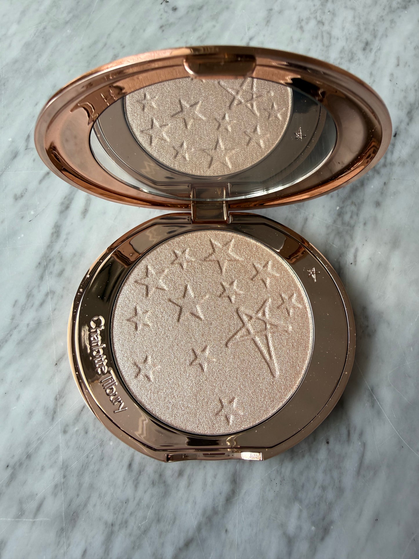 CHARLOTTE TILBURY Glow Glide Face Architect Highlighter - MOONLIT GLOW