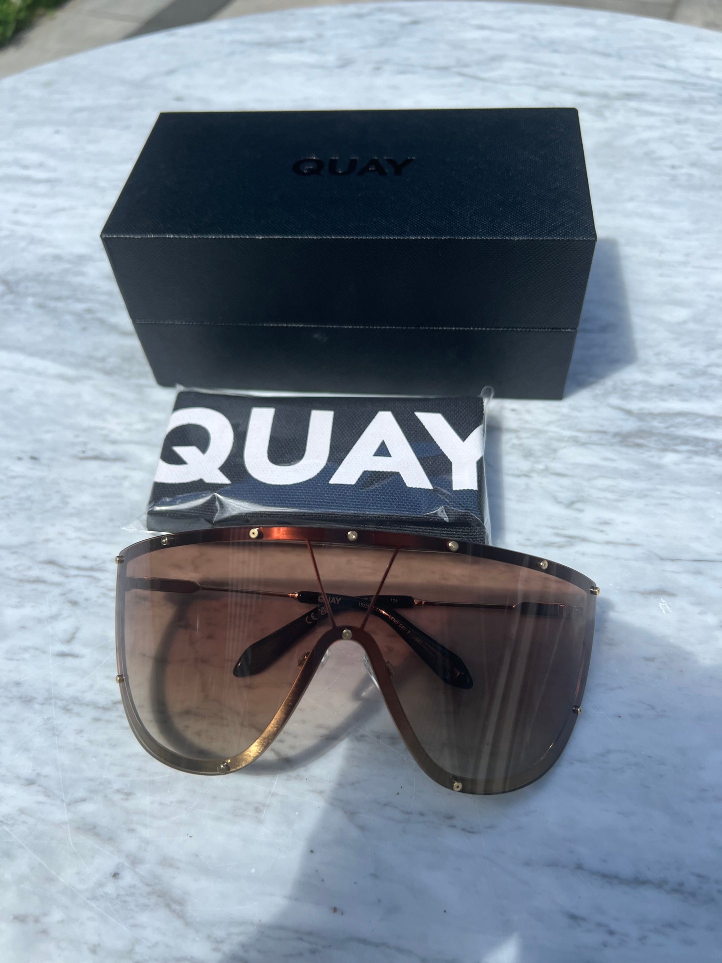 QUAY On Set Sunglasses