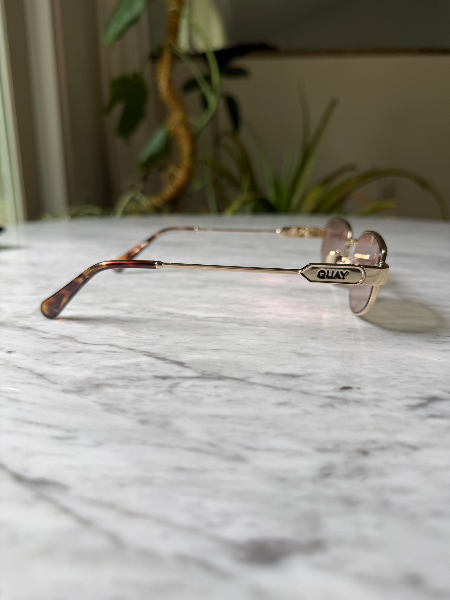 QUAY Hit Single Sunglasses