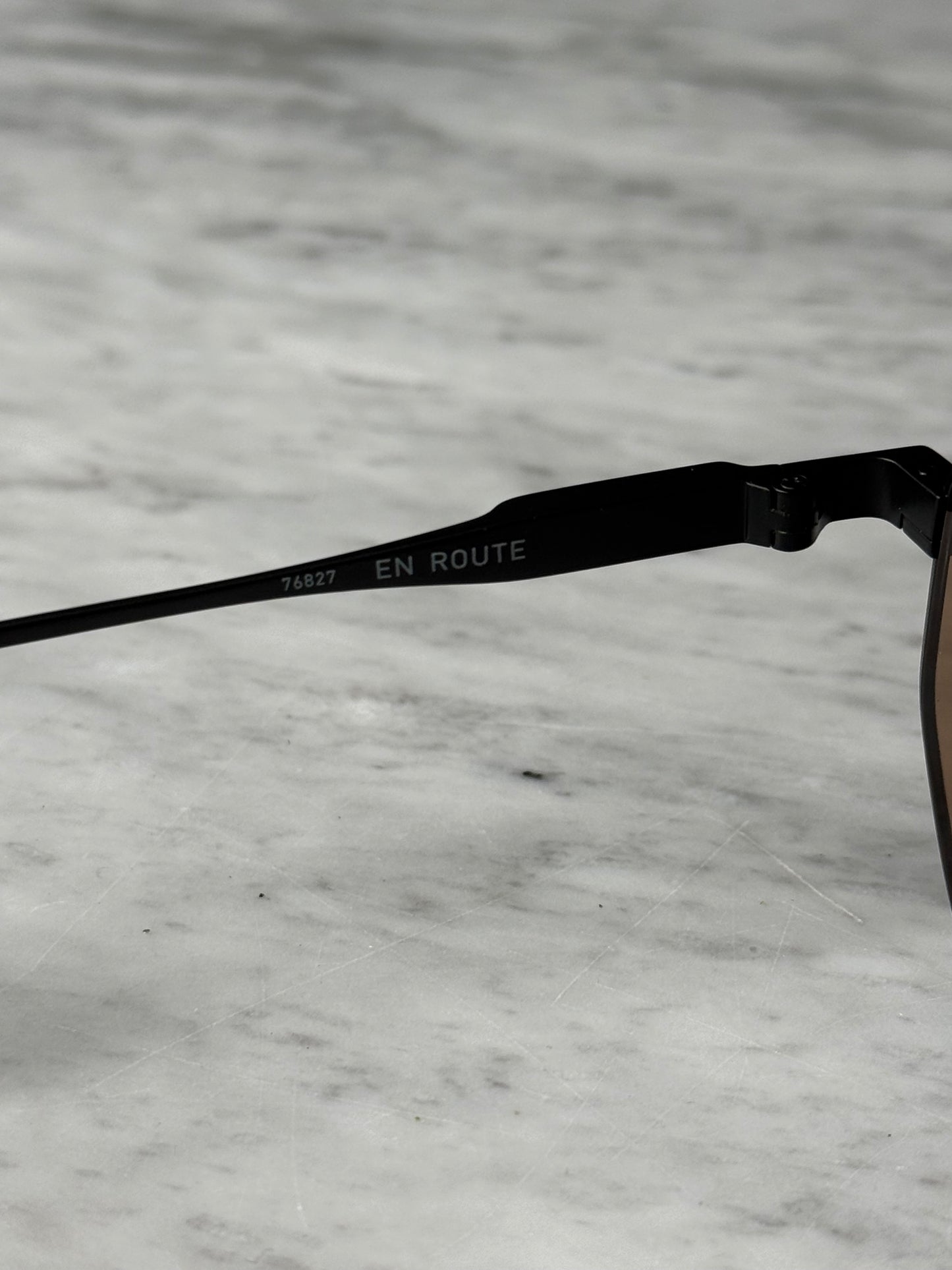 QUAY En Route Sunglasses