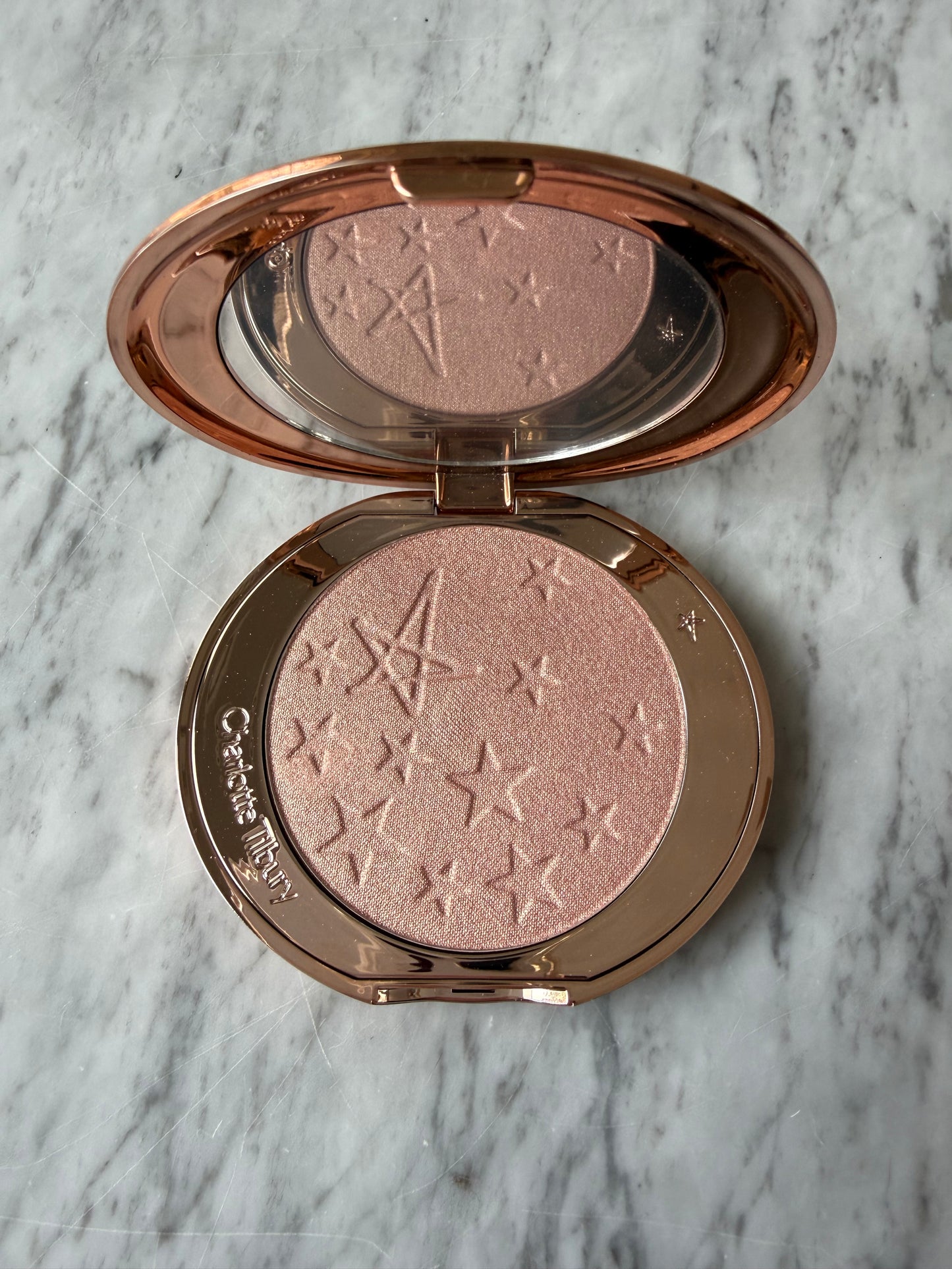 CHARLOTTE TILBURY Glow Glide Face Architect Highlighter - PILLOW TALK GLOW