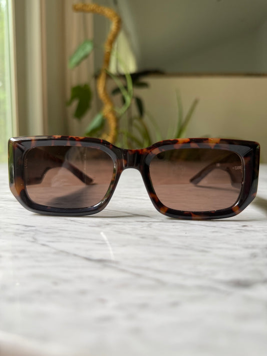 QUAY Tell Me More Sunglasses