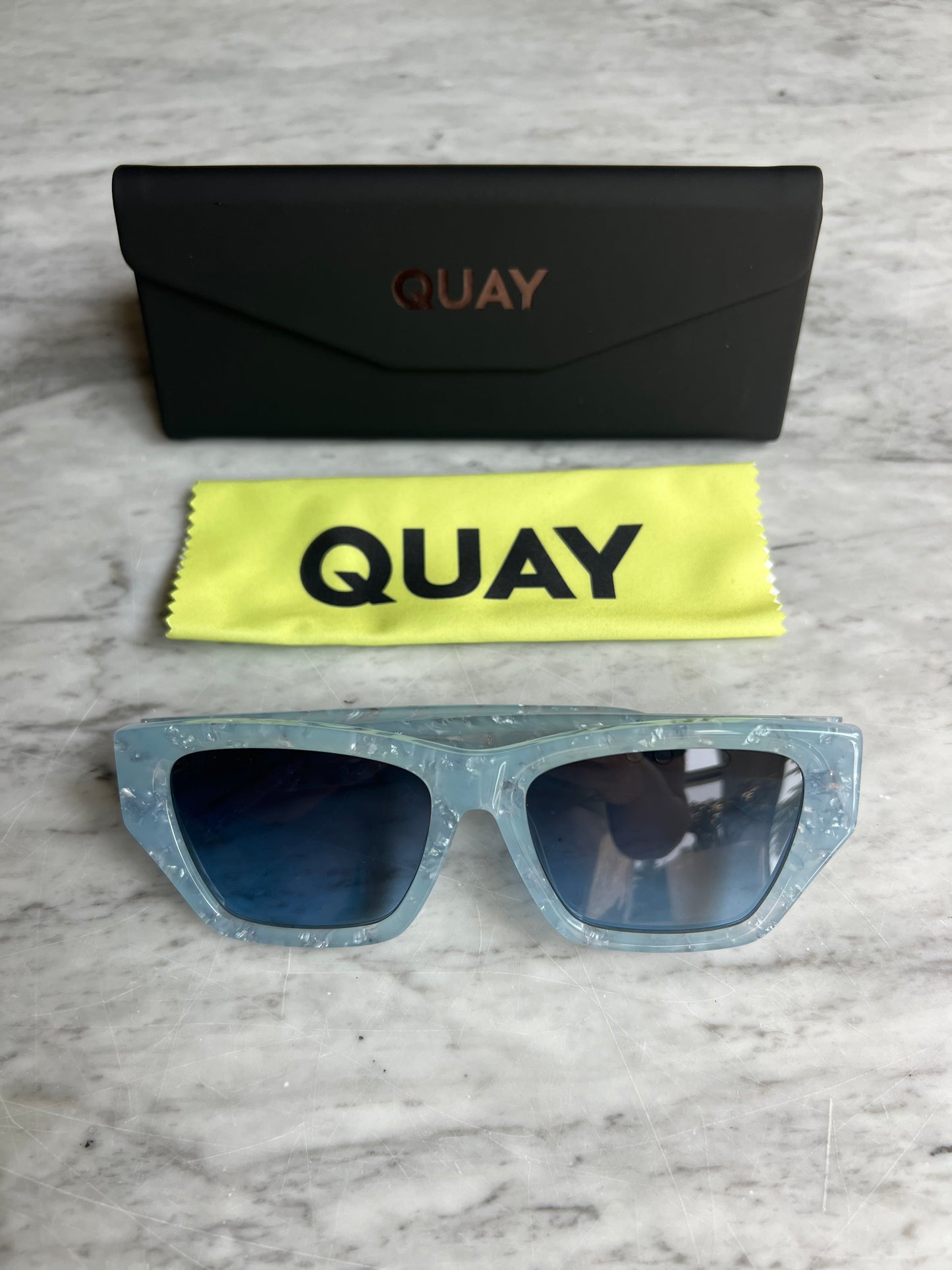 QUAY No Apologies Sunglasses in Arctic Blue