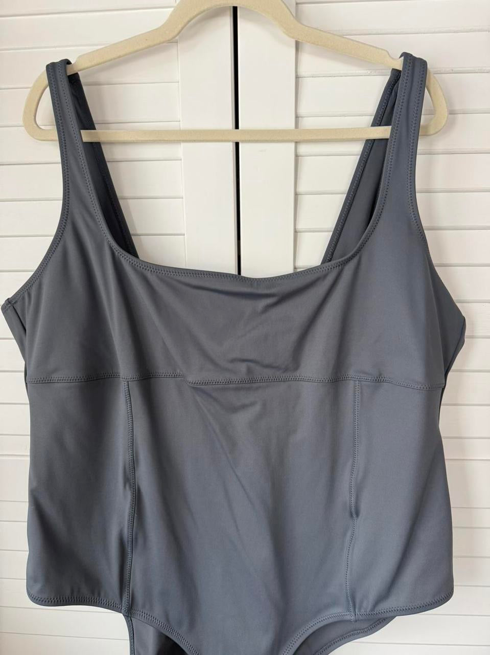 SKIMS Sculpting Swim Tank One Piece - 4X