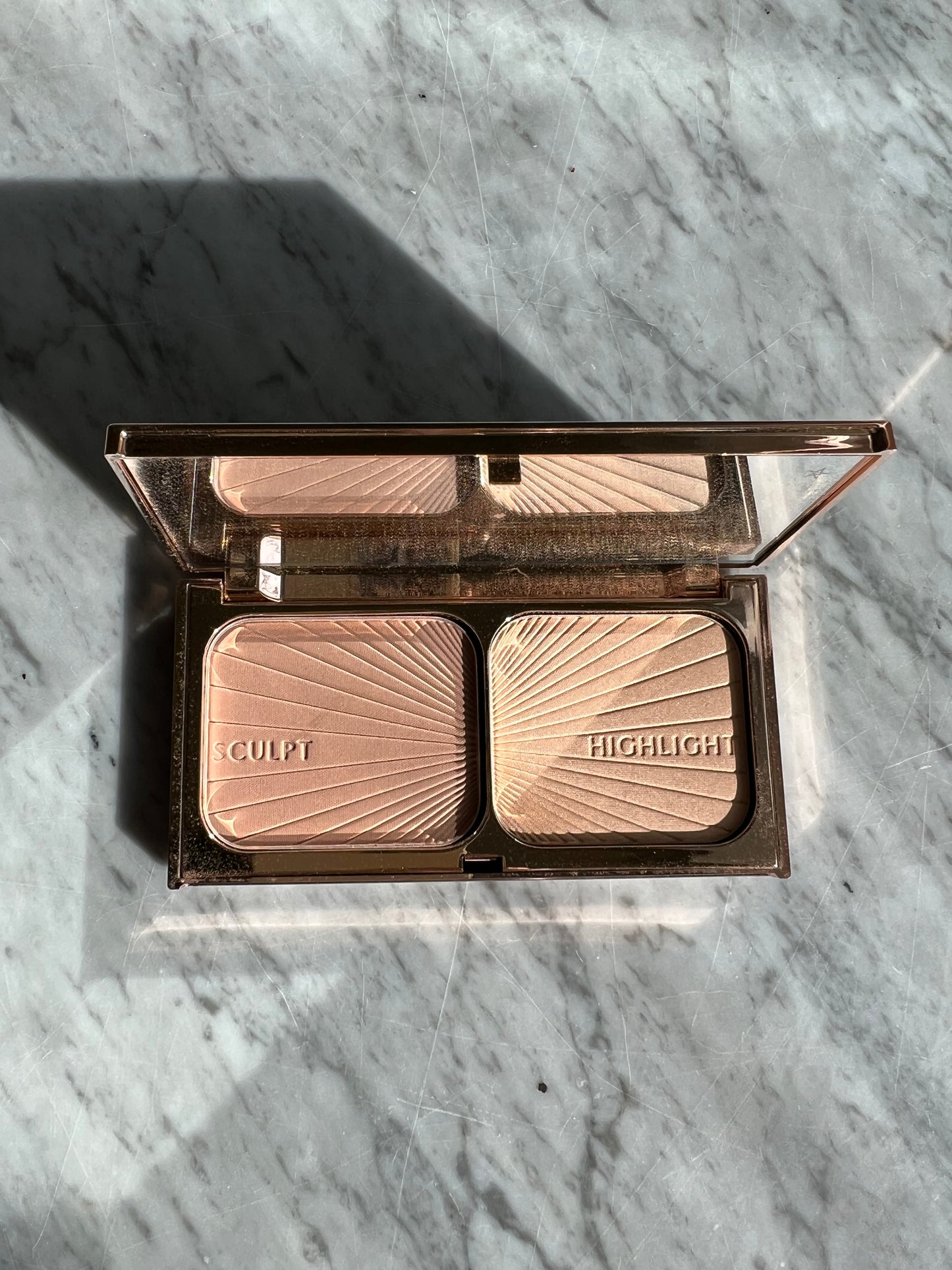 CHARLOTTE TILBURY Filmstar Bronze & Glow - LIGHT/MEDIUM