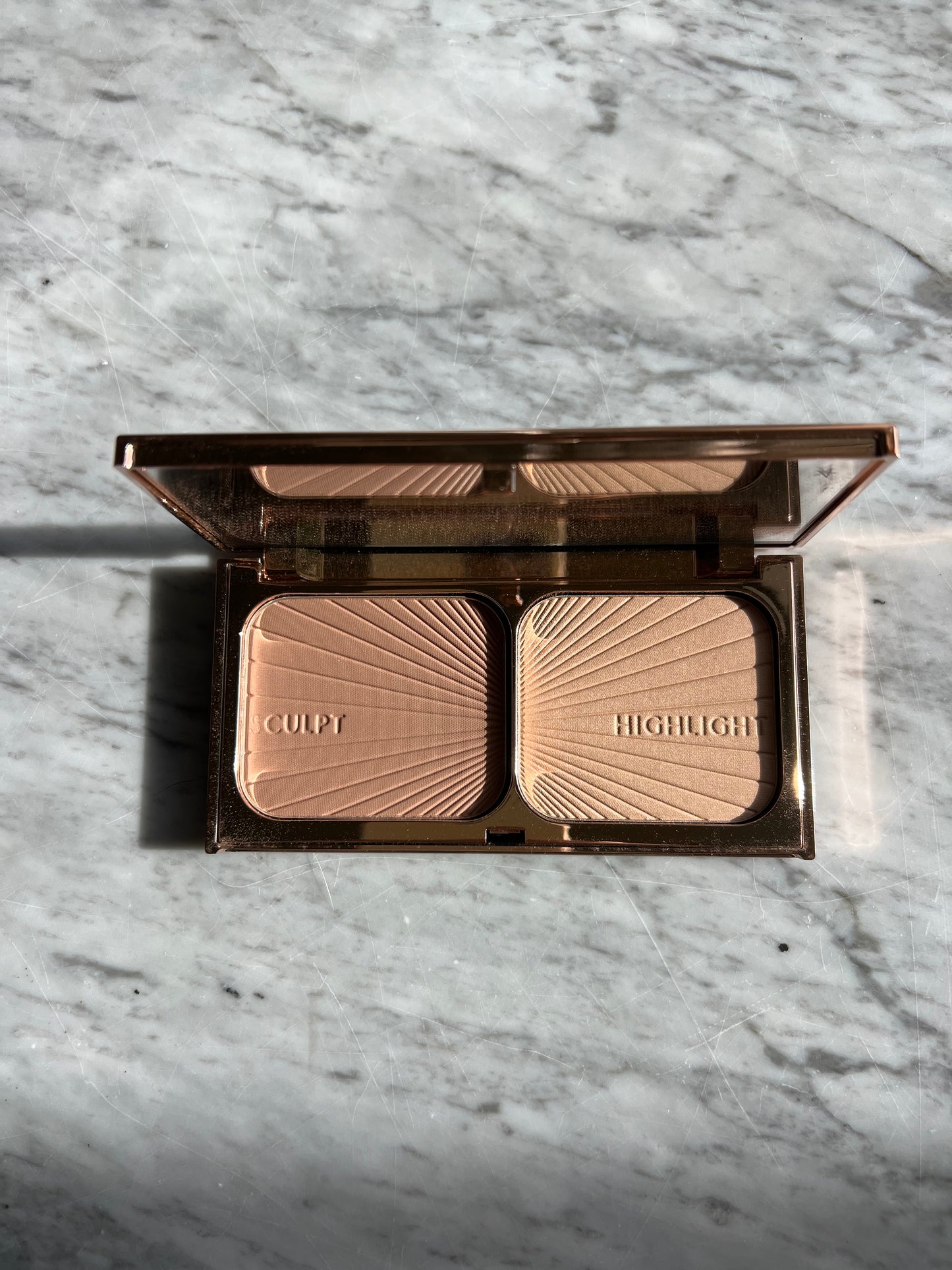 CHARLOTTE TILBURY Filmstar Bronze & Glow - LIGHT/MEDIUM