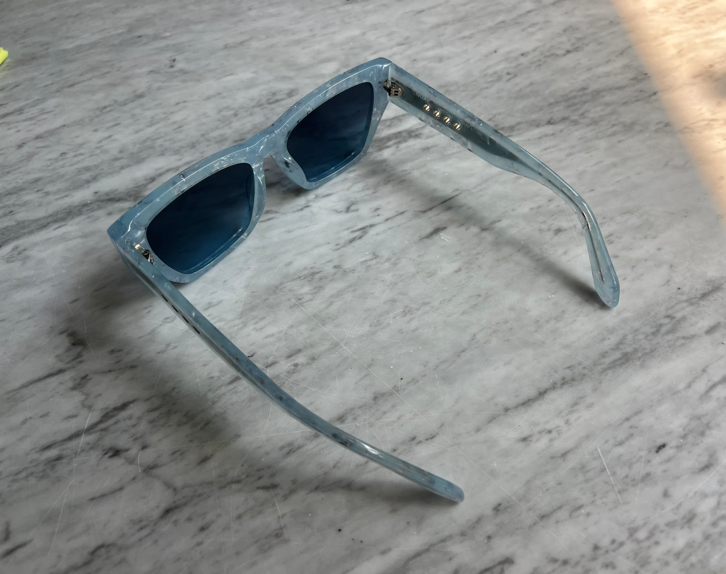 QUAY No Apologies Sunglasses in Arctic Blue