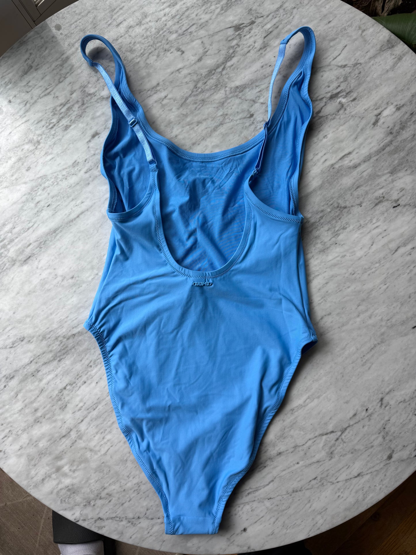 SKIMS Signature Swim Scoop Neck One Piece - MEDIUM
