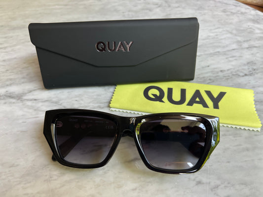 QUAY No Apologies Sunglasses in Black