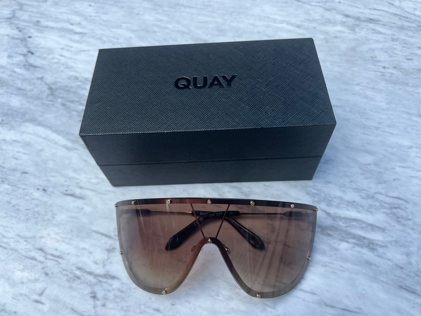 QUAY On Set Sunglasses