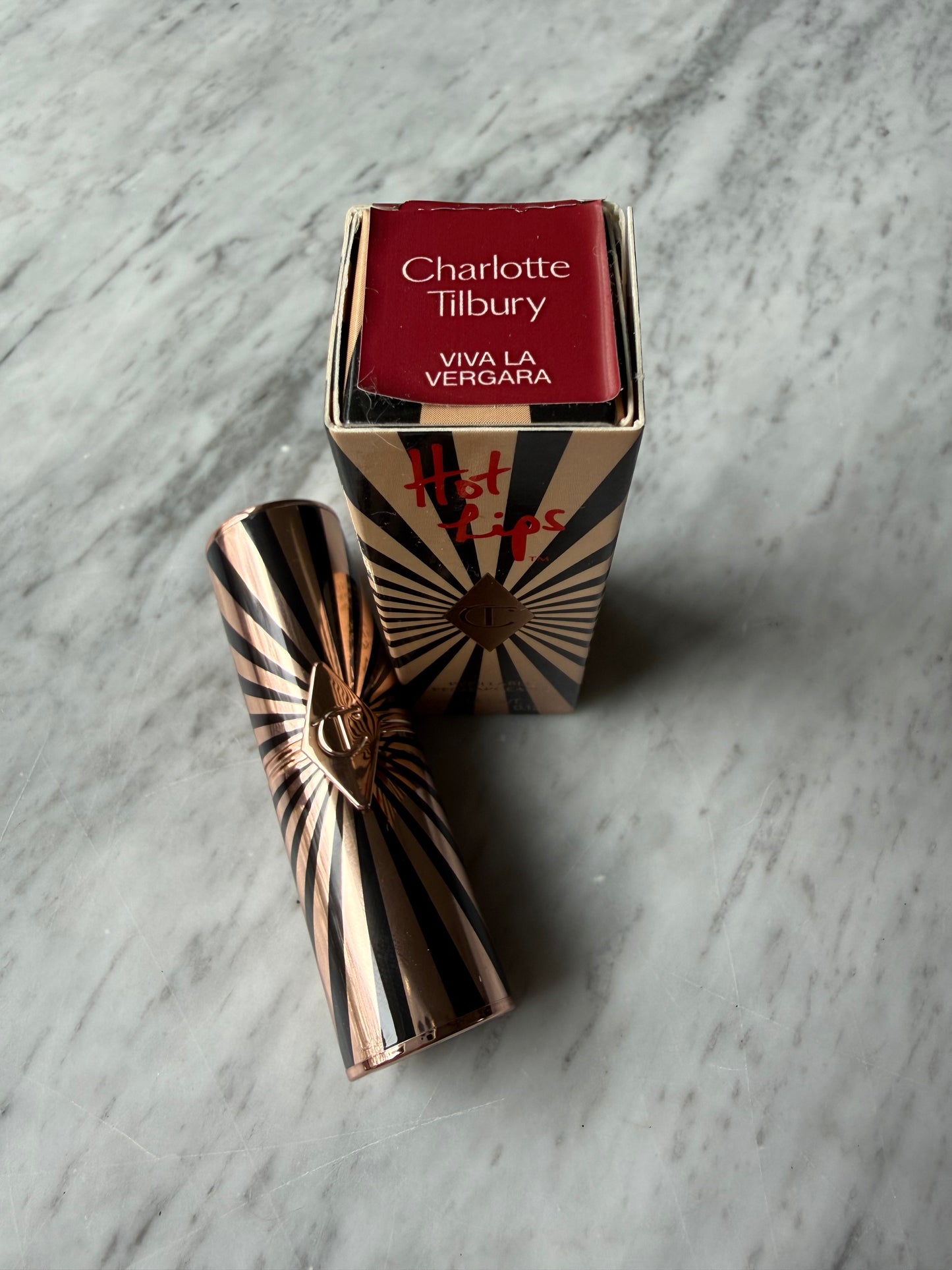 CHARLOTTE TILBURY Hot Lips 2 Lipstick - VIVA LA VERGARA