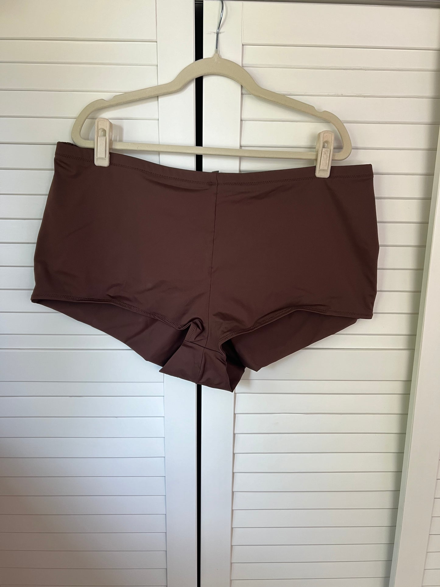 SKIMS Recycled Swim Cutout Mid Waist Boy Short - Cocoa Brown - 4X