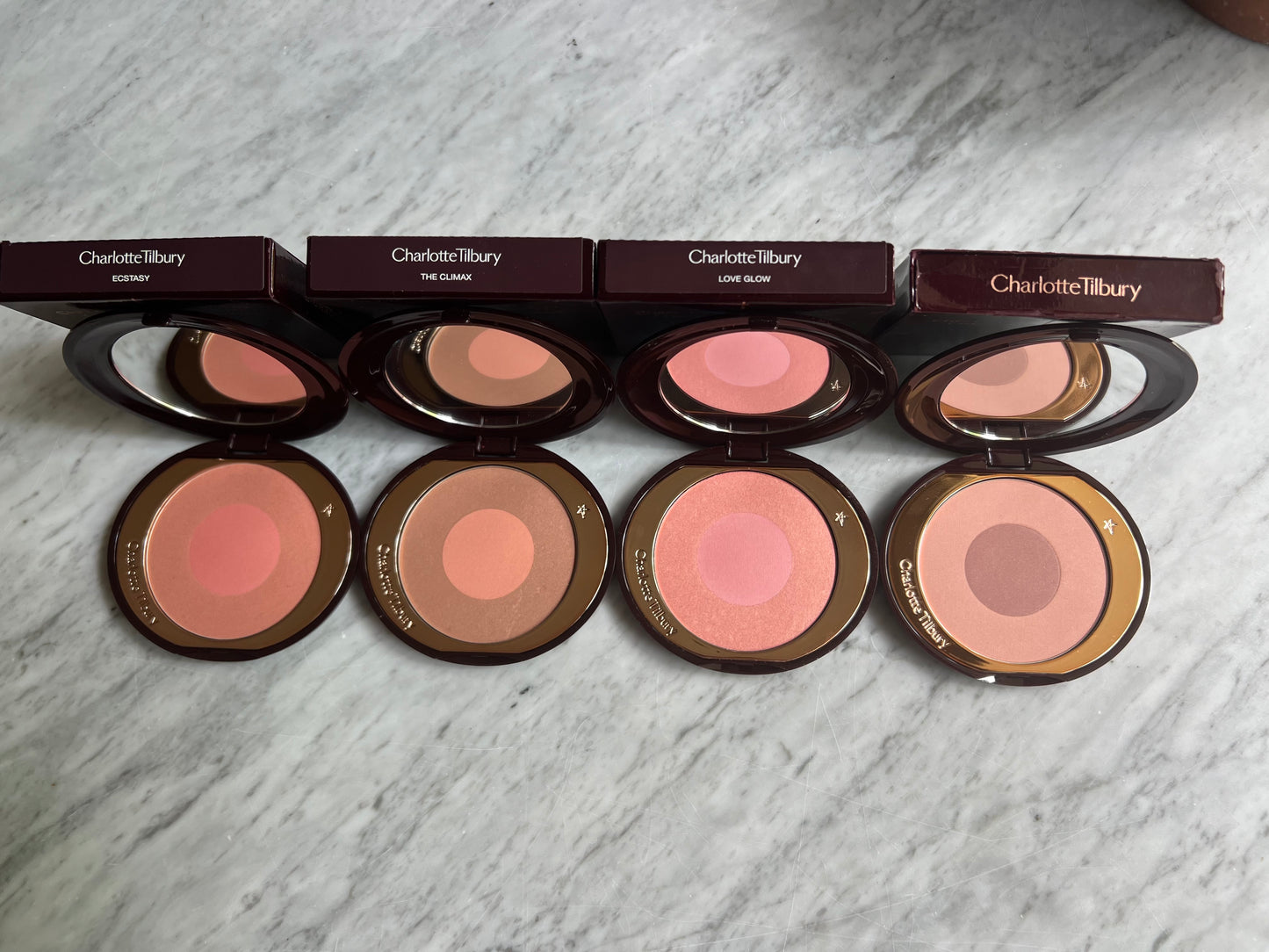 Cheek to Chic Blush - Ecstasy - Charlotte Tilbury