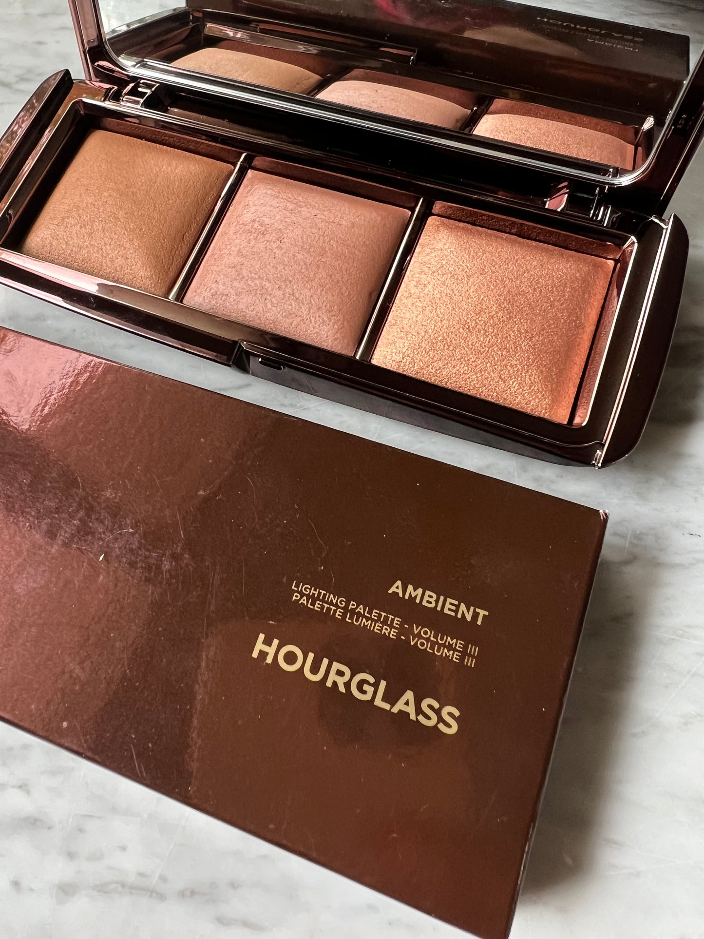 Hourglass Ambient Lighting Palette - Volume III